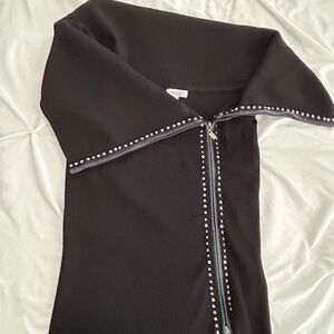 Cache,  blouse, black, medium, sleeveless, good condition.